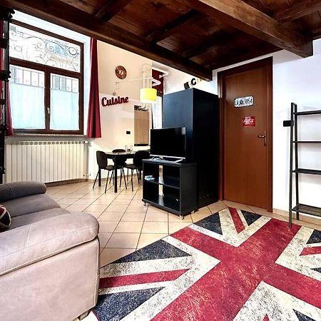 Appartamento Grazioso Loft A 5 Minuti Dal Centro Di Torino Esterno foto